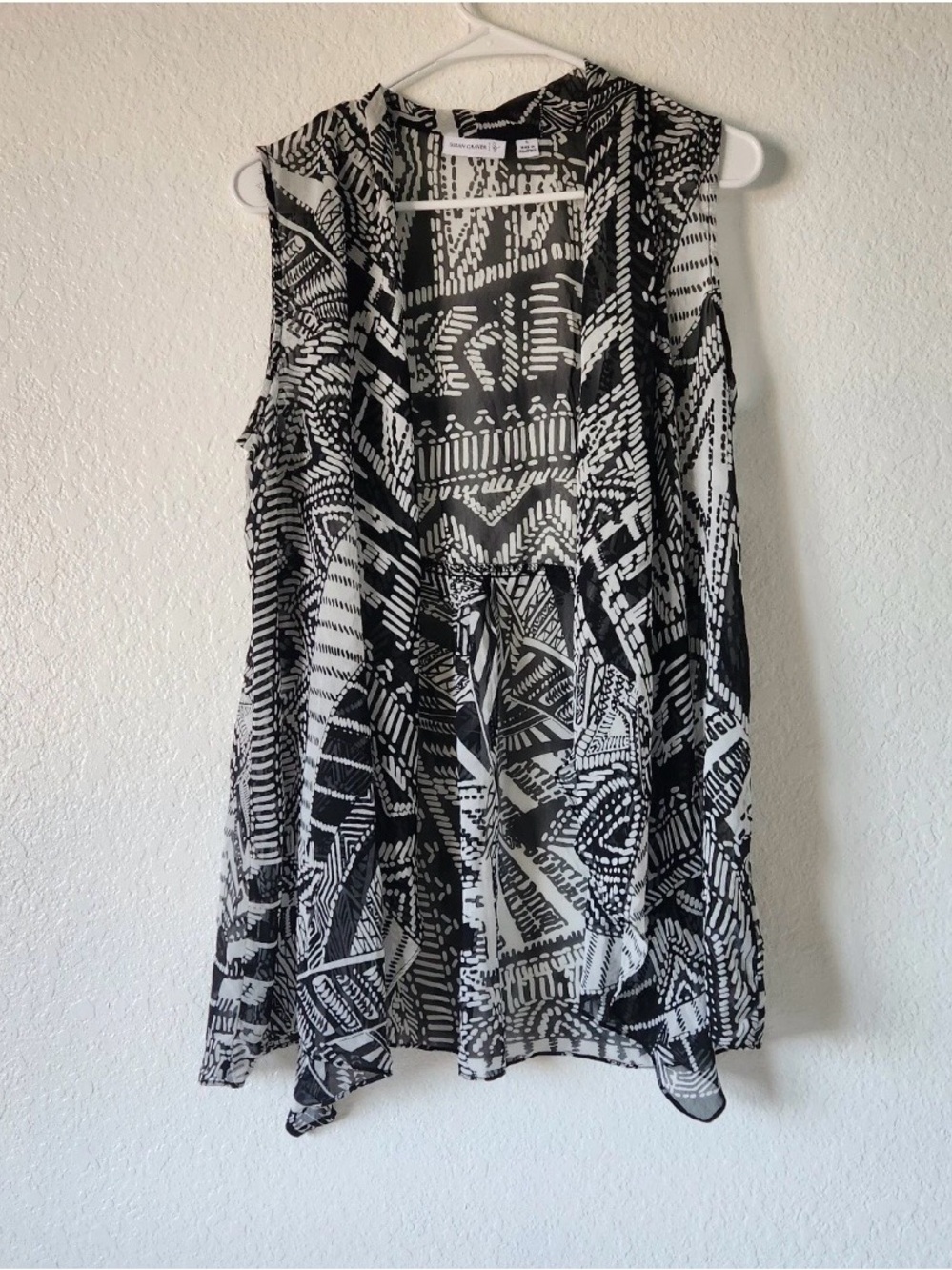 Susan Graver Black White Tribal Geometric
Vest Sleeveless Cardigan Draped Size S